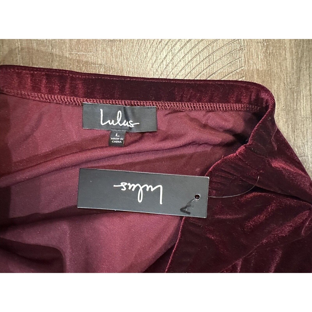 NWT Lulu’s Celebrate The Feeling Velvet Mini Skirt Burgundy Maroon Size Large - Picture 6 of 12